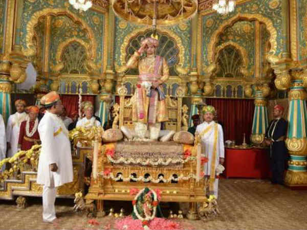ಸಂಪ್ರದಾಯಬದ್ಧ ಪೂಜೆ