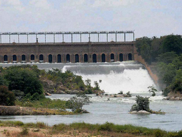 ಕೆಆರ್ಎಸ್ನತ್ತ ಪ್ರವಾಸಿಗರ ದಂಡು