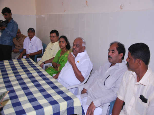 ವೈದ್ಯಾಧಿಕಾರಿಗಳೊಂದಿಗೆ ಸಭೆ