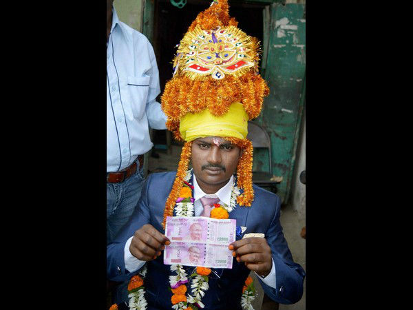ಬಿತ್ತನೆಗೆ ತೊಂದರೆ, ಮದುವೆಗೆ ಹಣ ಸಿಗದ ಸಿಟ್ಟು