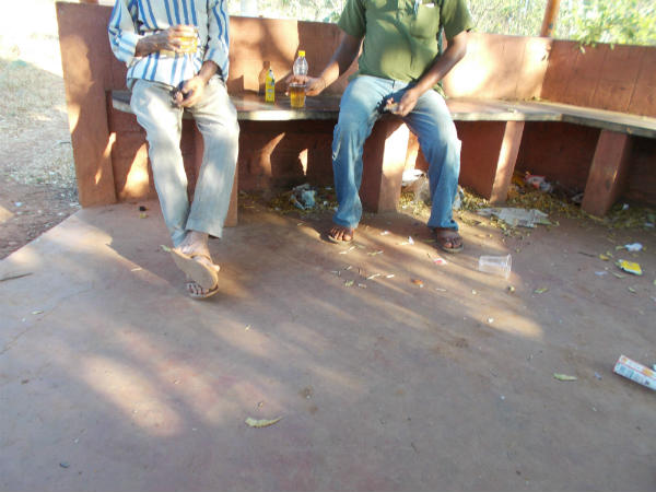 ಇಸ್ಪೀಟ್ ಚಟಾ, ಬಡವರಿಗೆ ಭಯ