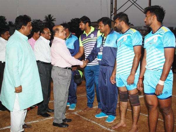 ರಂಗೇರಿದ ನೆಹರೂ ಕ್ರೀಡಾಂಗಣ