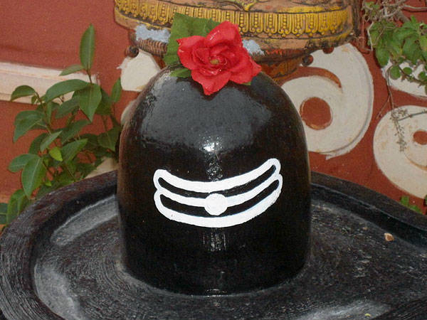 ಪರಮಾತ್ಮನ ಸ್ಮರಣ-ಚಿಹ್ನೆ ಶಿವಲಿಂಗವಾಗಿದೆ