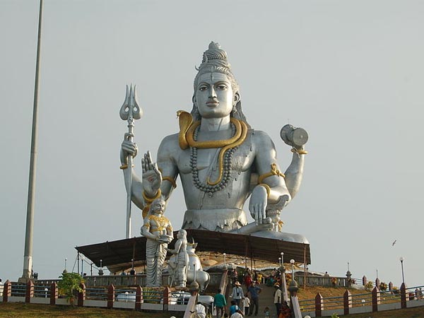 ಕ್ರಿಶ್ಚಿಯನ್ನರು, ಮುಸಲ್ಮಾನರಿಂದಲೂ ಪೂಜೆ