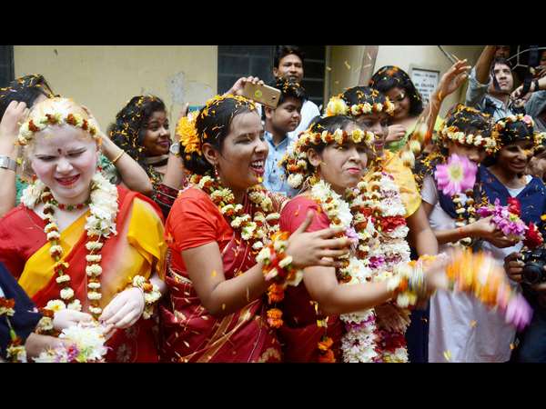 ಬಣ್ಣ ಕರುಡಲ್ಲ