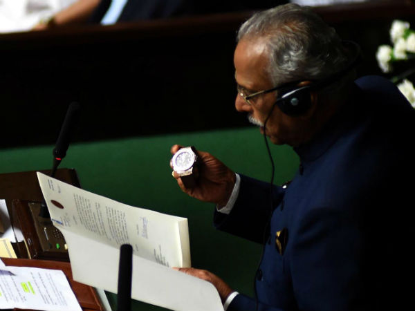 ವಾಚನ್ನು ಸರ್ಕಾರಕ್ಕೆ ಒಪ್ಪಿಸಿದ ಸಿದ್ದರಾಮಯ್ಯ