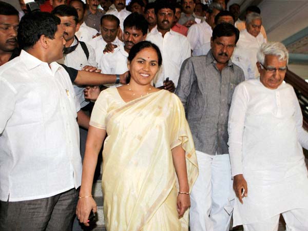ಹೈಕಮಾಂಡ್ ಅಂಕುಶ
