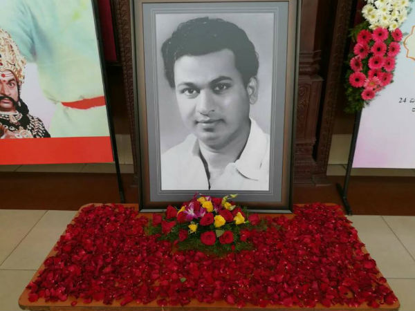 ನೆನಪಿನ ಚಿತ್ರಗಳ ಪ್ರದರ್ಶನ