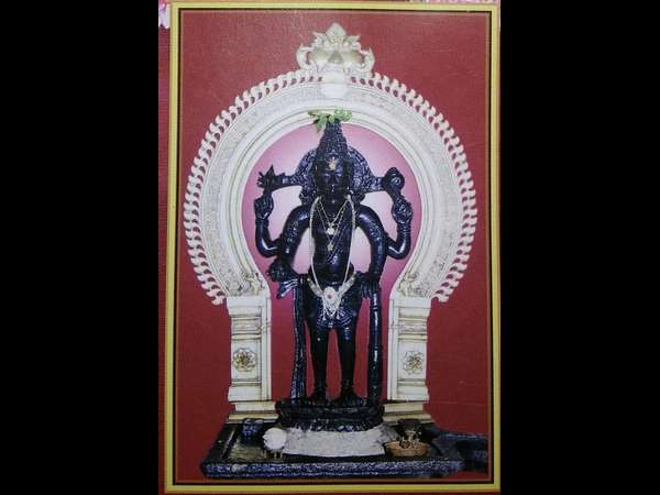 ಧನ್ವಂತರಿ ತೀರ್ಥ ಪುಷ್ಕರಿಣಿ