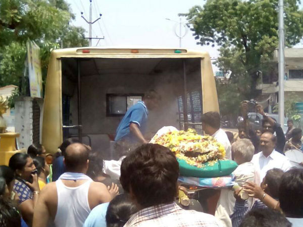 ವಿಭಿನ್ನವಾಗಿ ವರ್ತಿಸಲು ಆರಂಭಿಸಿದ ಅಪ್ಪ