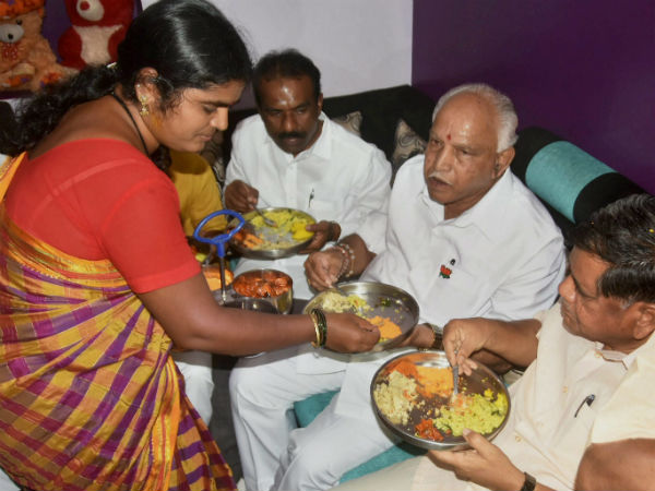 ದಲಿತರ ಮನೇಲಿ ಬಿಎಸ್ ವೈ ಉಪಾಹಾರ