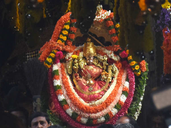 ರಾಜಮಾತೆ ಹಾಗೂ ತ್ರಿಷಿಕಾ ಗೈರು