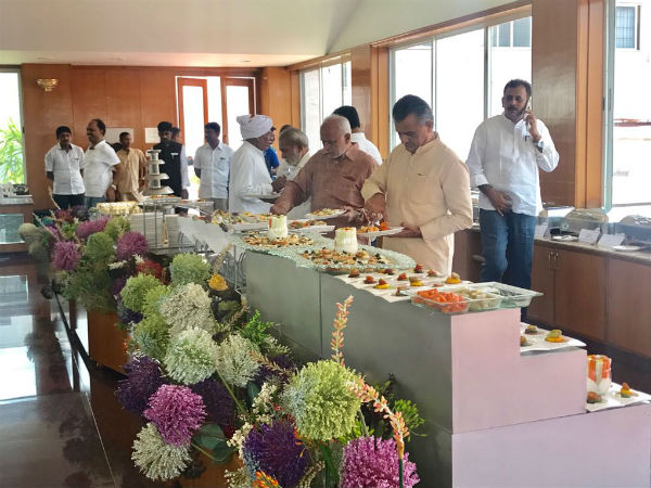 ಬೆಂಗಳೂರಿನಲ್ಲಿ ರೆಸಾರ್ಟ್ ರಾಜಕಾರಣ