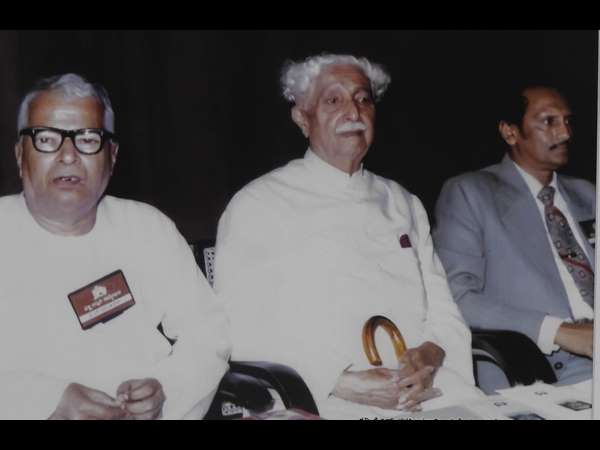 ಕವಿಮಿತ್ರರೊಂದಿಗೆ...
