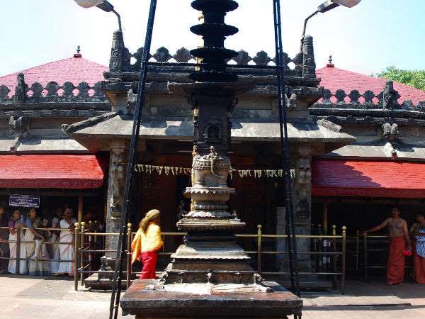 ಕೊಲ್ಲೂರು ಮೂಕಾಂಬಿಕಾ ದೇಗುಲದಿಂದ ಅನುದಾನ