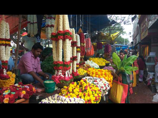 ಗಾಂಧಿ ಬಜಾರಲ್ಲೂ ಜನವೋ ಜನ