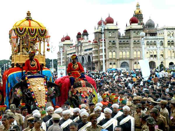 ಮೊಳೆ ಹೆಕ್ಕುವಲ್ಲಿ ನಿಸ್ಸೀಮರು
