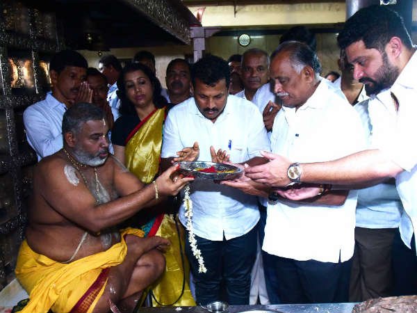 ಕಾಂಗ್ರೆಸ್ ನಾಯಕರು ಉಪಸ್ಥಿತಿ