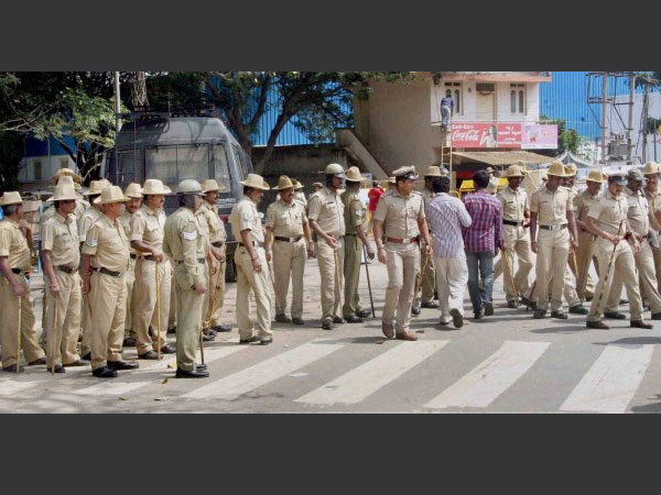 ಪ್ರಶ್ನೆ: ದಕ್ಷಿಣ ಕನ್ನಡದ ಈ ಕೋಮು ಸಂಘರ್ಷಕ್ಕೆ ಏನು ಕಾರಣ ಅಂತೀರಿ?