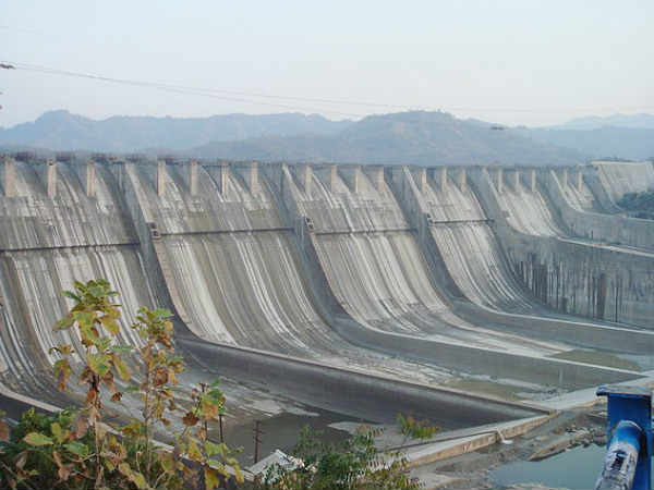 ಕಟ್ಟಾಜ್ಞೆಯೊಂದಿಗೆ ಹಸಿರು ನಿಶಾನೆ