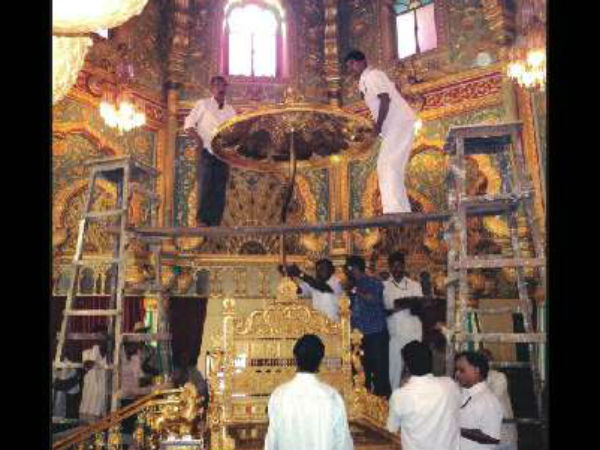 ಸಿಂಹಾಸನದಲ್ಲಿದ್ದಾರೆ ಬ್ರಹ್ಮ-ವಿಷ್ಣು-ಶಿವ