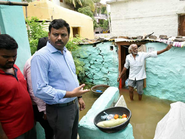ಚರಂಡಿಯಲ್ಲಿ ತ್ಯಾಜ್ಯ ಸಂಗ್ರಹ