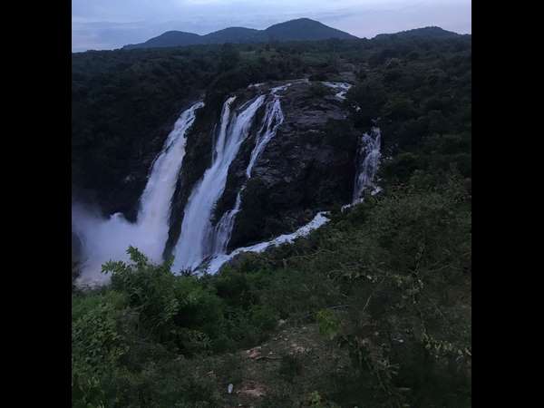 ಎರಡು ಜಿಲ್ಲೆಯ ಎರಡು ಚುಕ್ಕಿಗಳು
