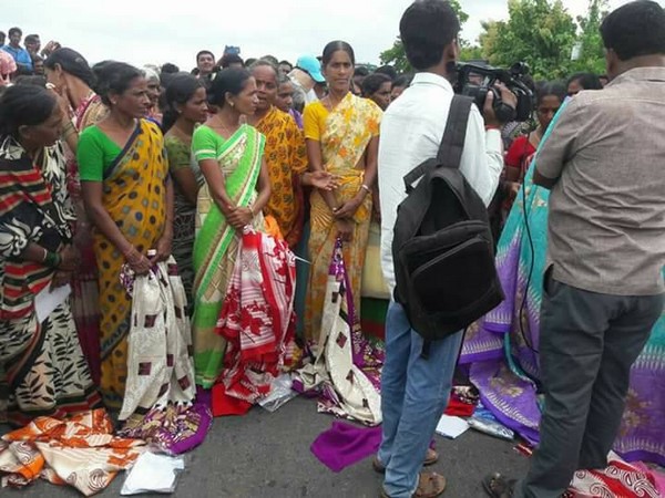ಉಚಿತ ಸೀರೆ ರಾಜಕೀಯ