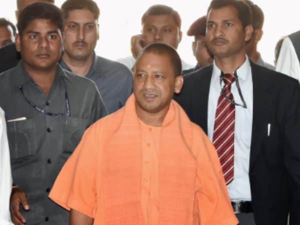 ಬುಕ್ಲೆಟ್, ವಾರ್ತಾ ಇಲಾಖೆಯ ಡೈರಿ, ಸಚಿವರ ಮಾಹಿತಿ ಎಲ್ಲವೂ ಕೇಸರಿಮಯ