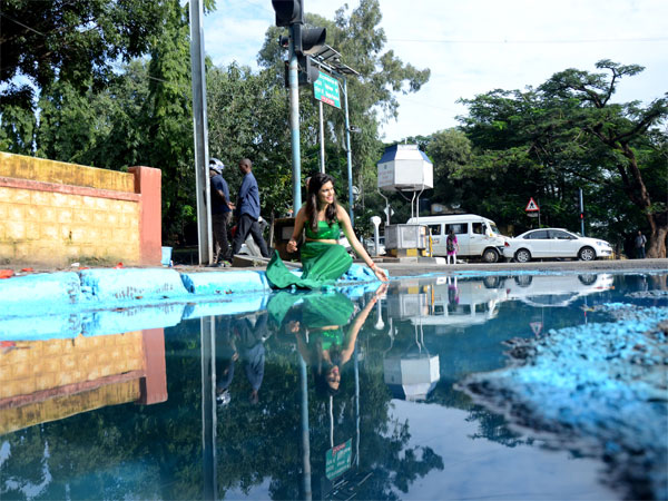 15 ಸಾವಿರ ಗುಂಡಿಗಳು