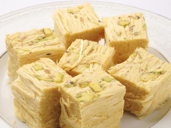 ಬೂದುಗುಂಬಳ ನಿವಾಳಿಸಿ, ಒಡೆಯಿರಿ