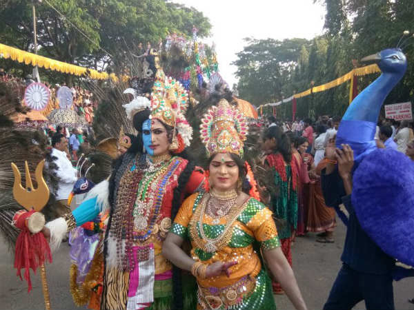 ಸಾರ್ವಜನಿಕರಿಂದ ಅಭಿಮಾನಿಗಳ ಮಹಾಪೂರ