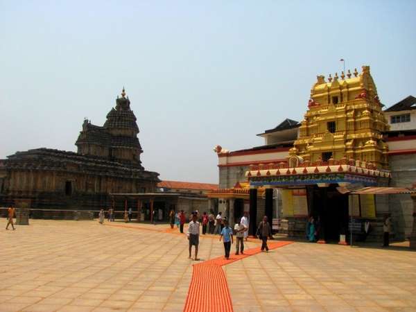 ಶೃಂಗೇರಿಗೆ ನಡೆದುಕೊಂಡದ್ದು ಗಮನದಲ್ಲಿರಬೇಕು