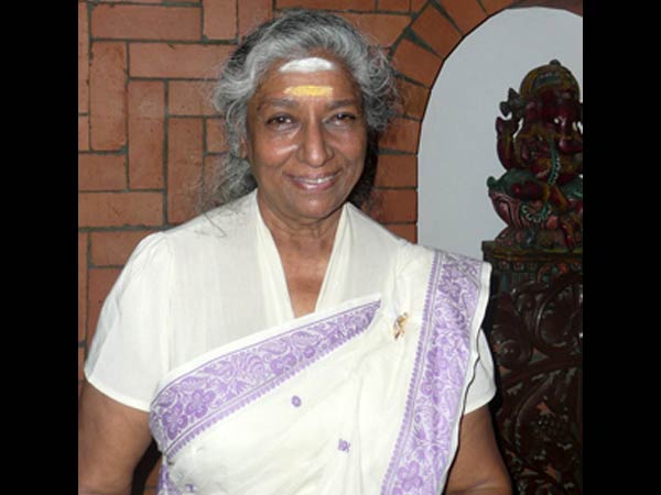 ಆರ್ದ್ರತೆ ತುಂಬಿ ಕೊರಳು ಕಟ್ಟುತ್ತದೆ