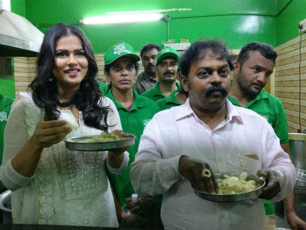 ಅಪ್ಪಾಜಿ ಕ್ಯಾಂಟಿನ್ ನಲ್ಲಿ ಊಟ ಸೇವಿಸಿದ ಶರ್ಮಿಳಾ ಏನಂದ್ರು?