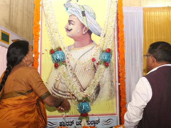ಗೊಂದಲಗಳ ಮಧ್ಯೆ ಶಾಂತಿಯುತ ಆಚರಣೆ