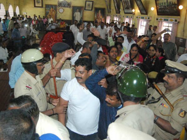 ಗ್ರಾಮಾಂತರ ಪ್ರದೇಶದಲ್ಲಿ ಸಹಜ ಜನಜೀವನ