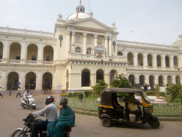 ಇತ್ತ ಖಾಸಗಿ ವೈದ್ಯರ ನಿಲುವನ್ನು ಖಂಡಿಸಿ ಪ್ರತಿಭಟನೆ