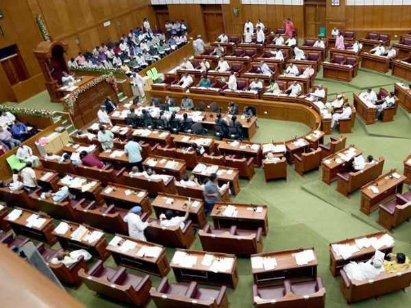 ಬಿಜೆಪಿ ಸದಸ್ಯರ ಗದ್ದಲ
