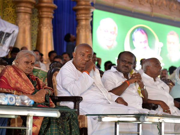 ಜೆಡಿಎಸ್ ಪಕ್ಷಕ್ಕೆ ಜನರು ಏಕೆ ಮತ ನೀಡಬೇಕು?