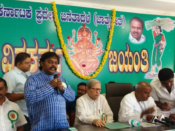 ವಿಧಾನಸಭೆ ಚುನಾವಣೆಗೆ ಶರವಣ ಸ್ಪರ್ಧಿಸಲಿದ್ದಾರೆಯೇ?