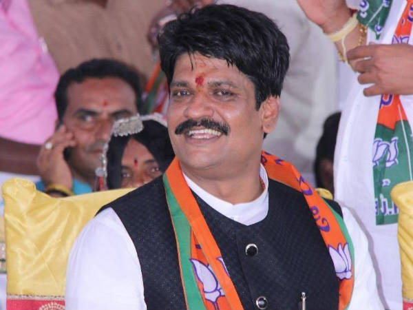 ಸೂರ್ಯಕಾಂತ ನಾಗಮಾರಪಲ್ಲಿಗೆ ಟಿಕೆಟ್