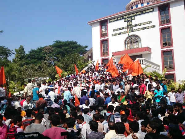ರಾಜ್ಯ ಸರ್ಕಾರದ ವಿರುದ್ಧ ಆಕ್ರೋಶ