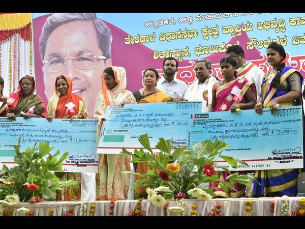 60,000 ಎಕರೆ ಪ್ರದೇಶಕ್ಕೆ ಹನಿ ನೀರಾವರಿ