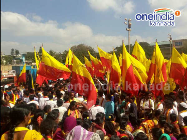 ಕರ್ನಾಟಕದಲ್ಲೂ ಸ್ಥಳೀಯರಿಗೆ ಉದ್ಯೋಗ ಮೀಸಲಾತಿ ಕೊಡಿ