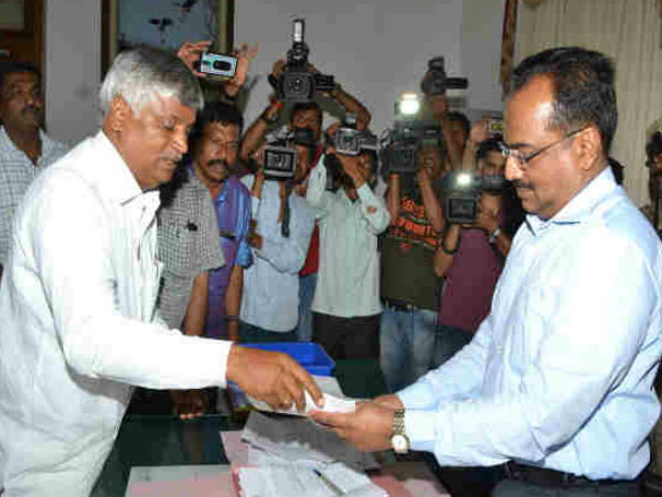ಪುಟ್ಟರಾಜು ಕುಟುಂಬದವರಿಂದ ಅಕ್ರಮ ಕಲ್ಲುಗಣಿಗಾರಿಕೆ