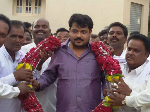 ಅಪ್ಪ-ಮಗನಿಗೆ ಟಿಕೆಟ್