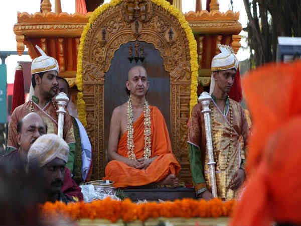 ಬಂದವರಿಗೆಲ್ಲಾ ಕಟ್ಟಿಗೆಯಲ್ಲಿ ಅಡುಗೆ ಮಾಡಲು ಅಸಾಧ್ಯ