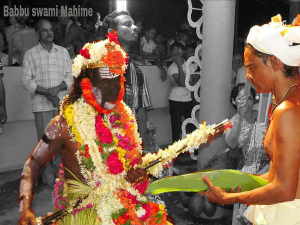 ಮೂರ್ತಿ ಮತ್ತು ಇತರ ಪ್ರಭಾವಳಿಗಳು ಕಳ್ಳತನಗೊಂಡಿದ್ದವು