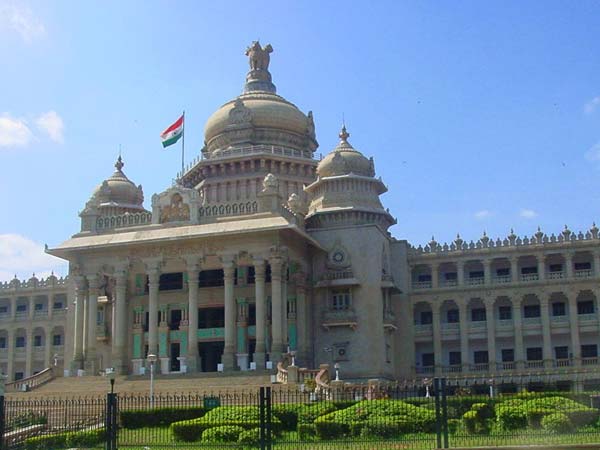 ಬೆಂಗಳೂರು ಅಭಿವೃದ್ಧಿಗೆ 2500 ಕೋಟಿ ರುಪಾಯಿ